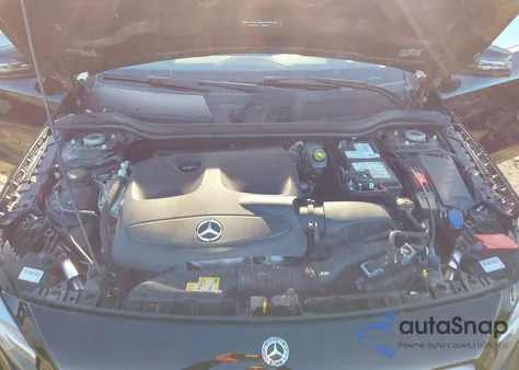 2018 Mercedes-Benz Gla 250 4Matic z USA, uszkodzony, nr VIN WDCTG4GB7JJ478526